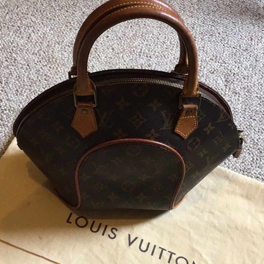 💯%✨Louis✨Vuitton✨classic✨monogram ellipse pm
